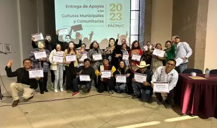 Entrega Secretar�a de Cultura est�mulos econ�micos a proyectos de culturas munic
