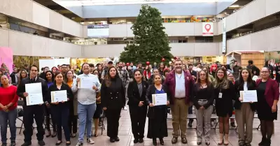 Gobierno de Montserrat Caballero entreg reconocimientos a estudiantes del progr