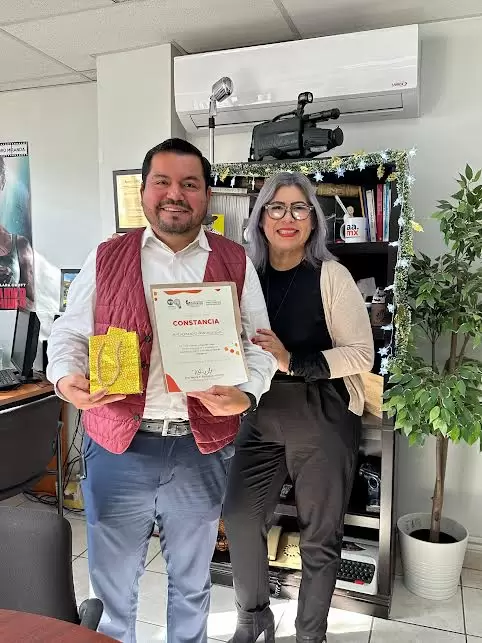 Reconocen a Francisco Ruiz por su trayectoria académica