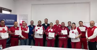 Entrega Becas Energa Sierra Jurez a Paramdicos de Cruz Roja Tecate