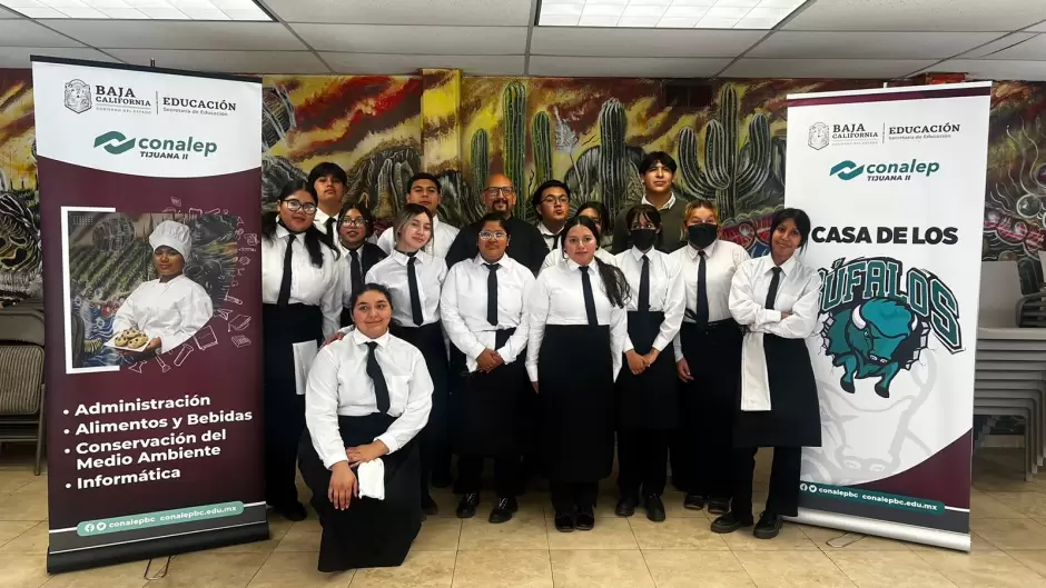 Presentan evaluacin final estudiantes de Alimentos y Bebidas con maridaje de platillos y vinos