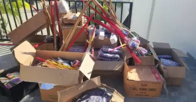 Ayuntamiento de Tijuana asegura media tonelada de pirotecnia en unidad mvil