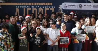 Participan m�s de 200 estudiantes en el Primer Encuentro Navide�o de Ajedrez