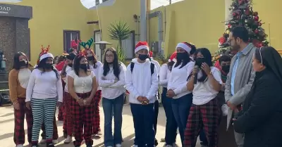 Llevan estudiantes de Conalep Ensenada donativos a personas mayores de casa hoga