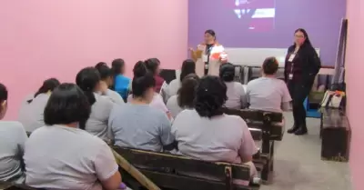 Imparten taller "Construyendo Resiliencia" a mujeres privadas de la libertad