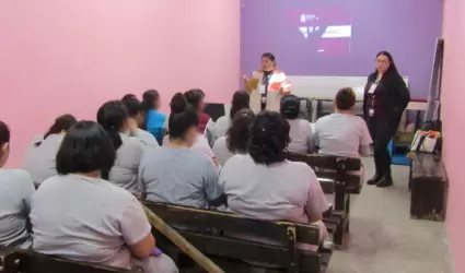 Imparten taller "Construyendo Resiliencia" a mujeres privadas de la libertad