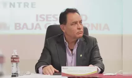Adri�n Amarillas, secretario de salud
