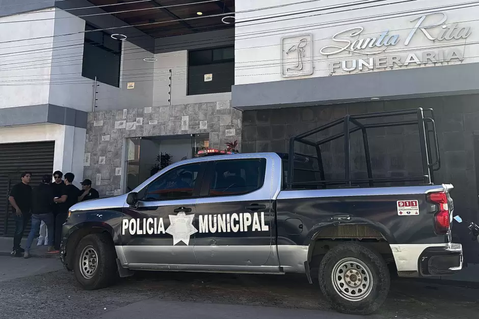 Fachada de la funeraria Santa Rita, donde son velados 4 de los jvenes asesinados en Salvatierra,