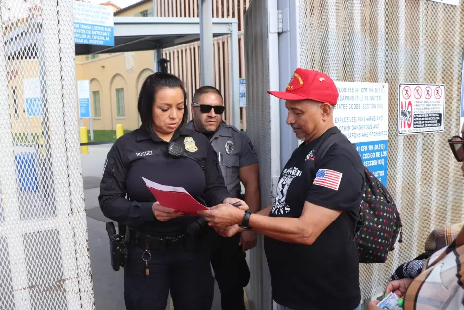 Veterano deportado recibe regalo de navidad anticipado