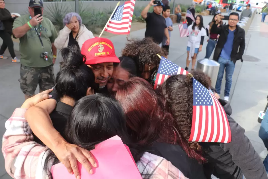 Veterano deportado recibe regalo de navidad anticipado