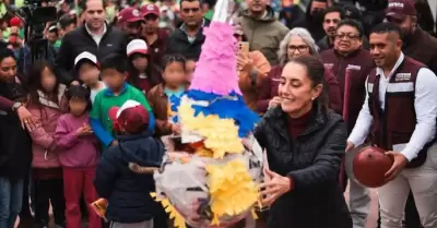 Claudia Sheinbaum vive fiesta navidea con militantes de Matehuala en San Luis P