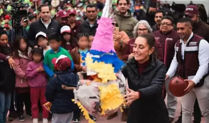 Claudia Sheinbaum vive fiesta navidea con militantes de Matehuala en San Luis P