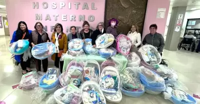 Reciben pacientes del HMIM paquetes navide�os donados por comunidad del perpetuo