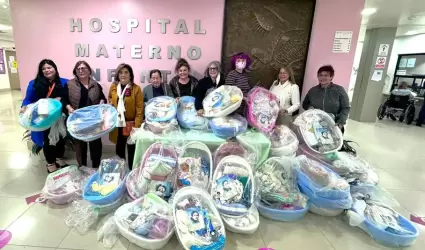 Reciben pacientes del HMIM paquetes navide�os donados por comunidad del perpetuo