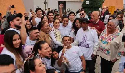 Claudia Sheinbaum recibe c�lido respaldo de j�venes en su llegada a Baja Califor