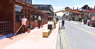 Regulariza Administraci�n Urbana 25 negocios que hacen uso de la v�a p�blica