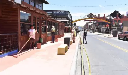 Regulariza Administraci�n Urbana 25 negocios que hacen uso de la v�a p�blica