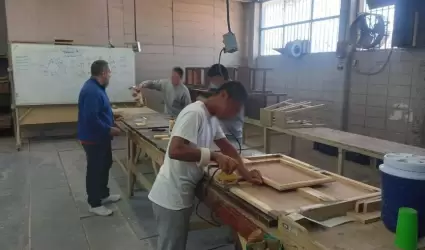 Promueve CESISPE oficio de carpinter�a en la poblaci�n del CIA Mexicali