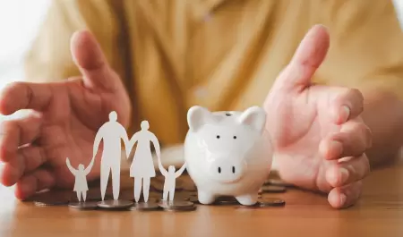 donacin, ahorro, caridad, concepto de plan de finanzas familiares, recaudacin