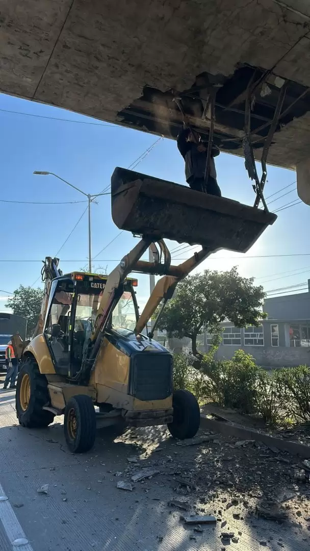 Realiza obra preventiva en puente de UABC