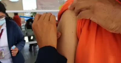 Disponibles vacunas contra el covid-19 e influenza
