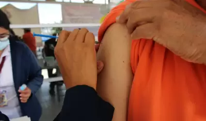 Disponibles vacunas contra el covid-19 e influenza