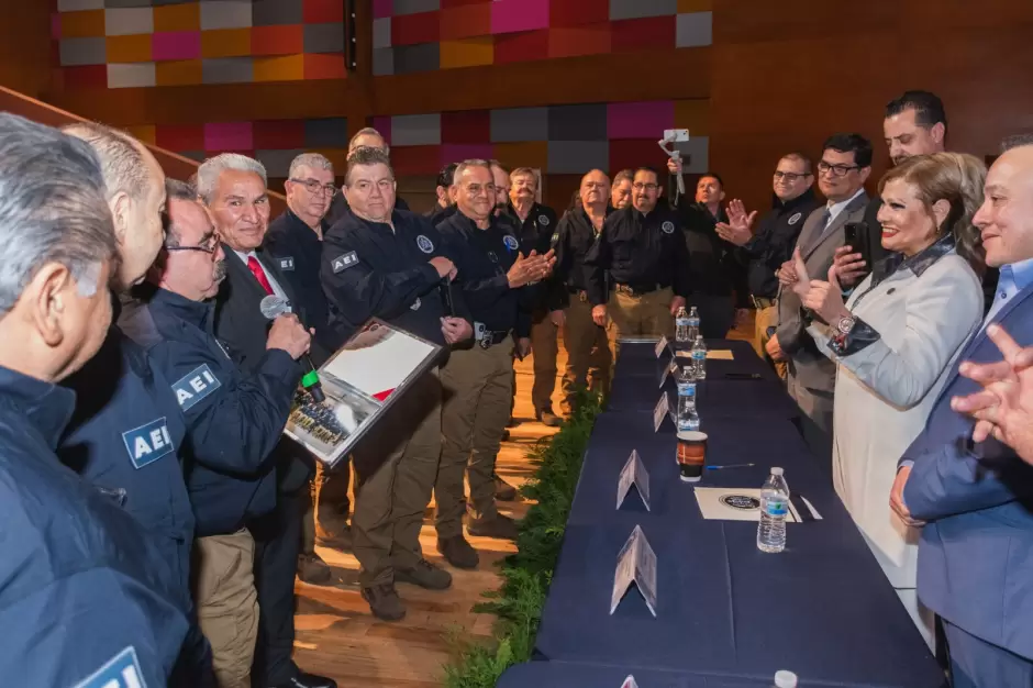 Ceremonia de jubilacin de 23 agentes investigadores y un agente del ministerio pblico