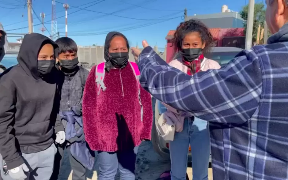 Familia de policas mexicanos huye tras trgico enfrentamiento con carteles