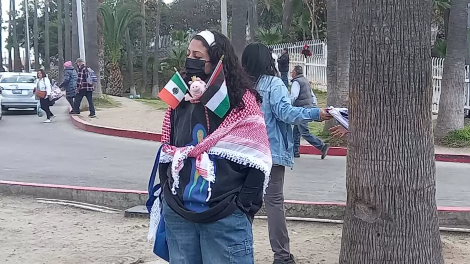 Activistas se manifiestan en garita de San Ysidro; rechazan apoyo de EU a la guerra en Gaza