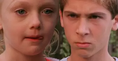 Dakota Fanning tambi�n se ha destacado como modelo, profesi�n en la que se intro