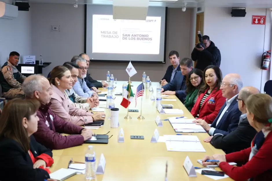 Ken Salazar en Tijuana