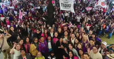 Claudia Sheinbaum es respaldada por mujeres de todo M�xico