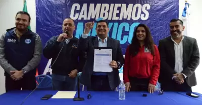 Se registra Bernab Esquer como precandidato de la alianza PAN-PRI a la alcalda