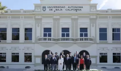 Conmemora gobierno del estado 72 aniversario de Baja California