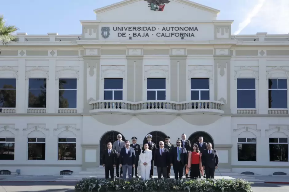 Conmemora gobierno del estado 72 aniversario de Baja California