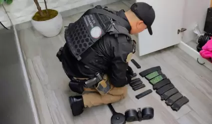 Vinculan a proceso a una persona detenida con armas, cartuchos y cargadores