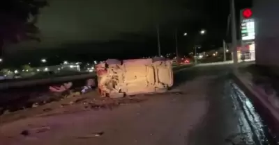 Conductor pierde la vida al impactar poste en V�a R�pida Poniente
