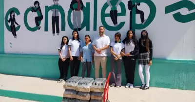 Donan m�s de 200 botellas de gel antibacteral al alumnado de Conalep plantel Ens