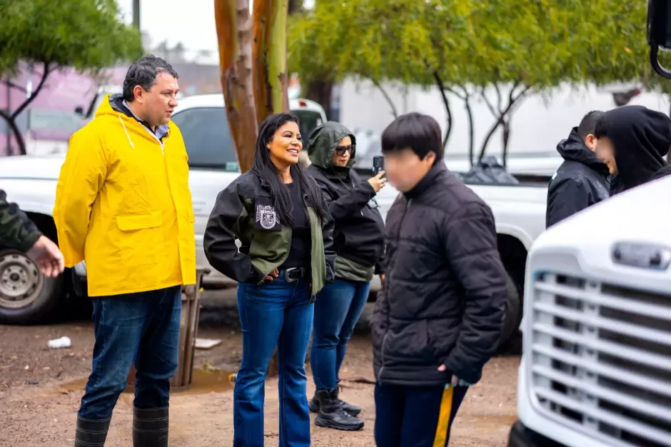 Evacuacin de escuelas en Otay Centenario