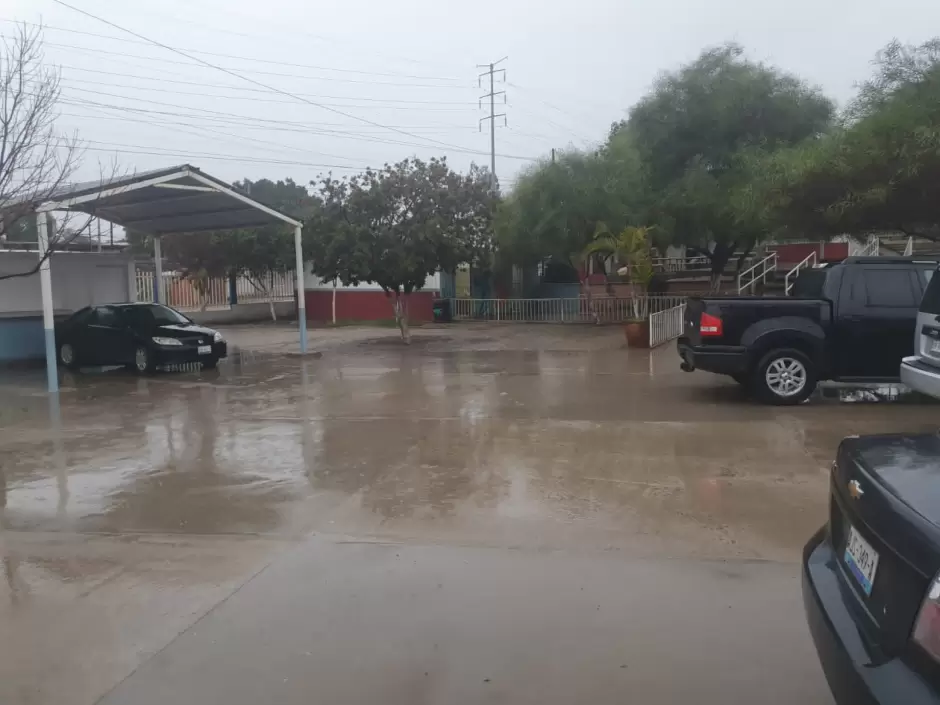 Primaria del Ejido Ojo de Agua se inunda cada vez que llueve; piden ayuda a las autoridades