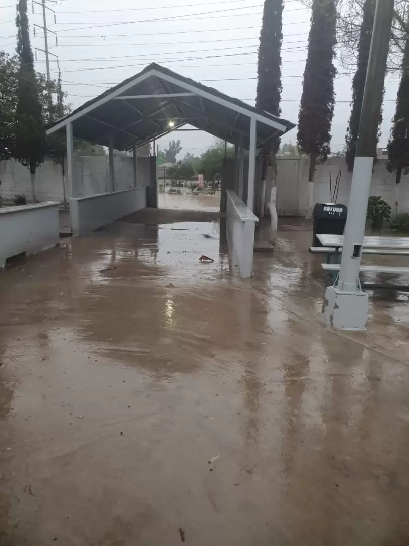 Primaria del Ejido Ojo de Agua se inunda cada vez que llueve; piden ayuda a las autoridades