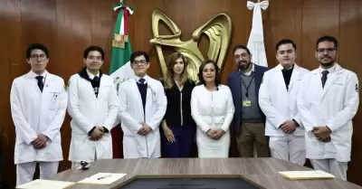 Reconoce IMSS a mdicos internos que bailaron vals con paciente al cumplir 15 a