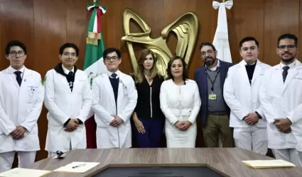 Reconoce IMSS a mdicos internos que bailaron vals con paciente al cumplir 15 a