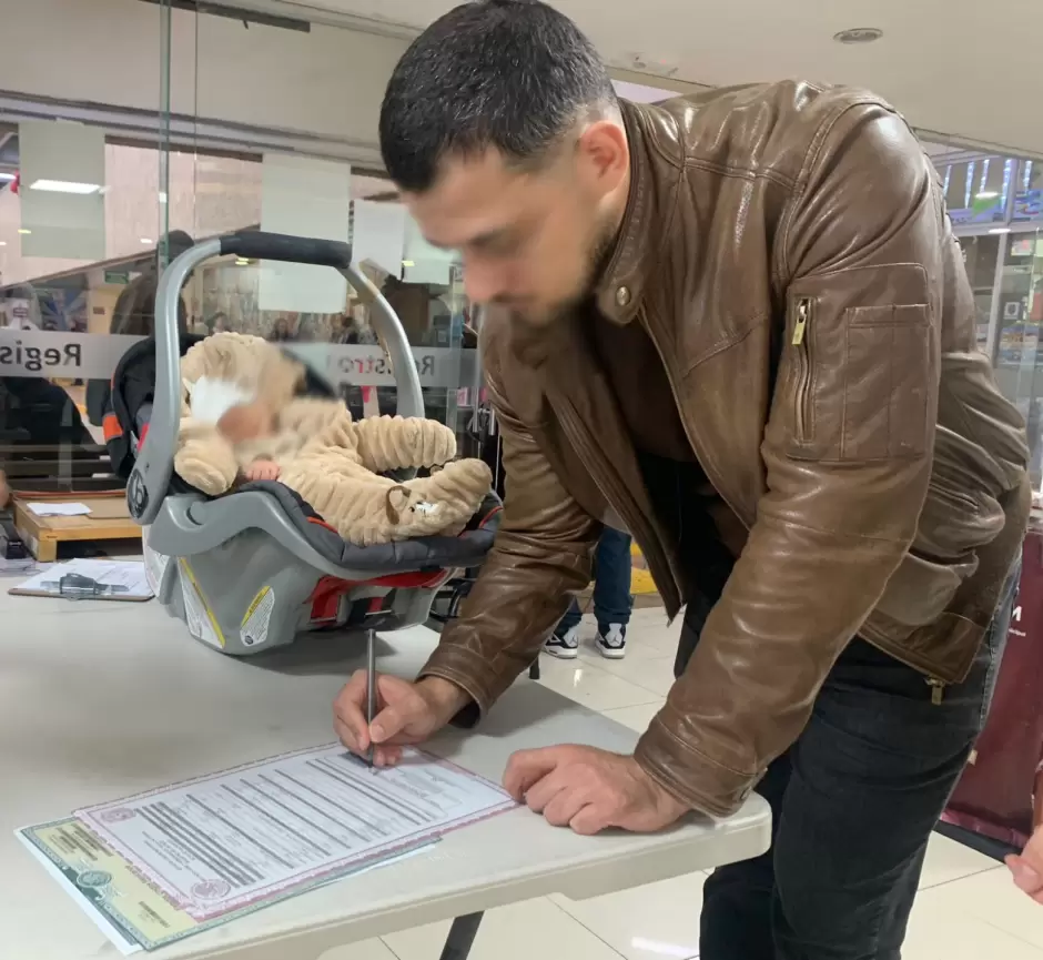 Registra Ayuntamiento a menor nacido en Tijuana de padres de la regin Asia- Pacfico