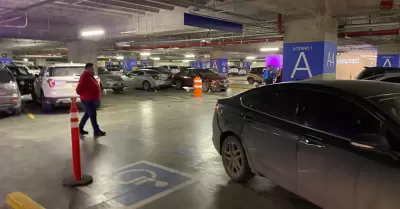 Intentan robar carro de plaza comercial de Tijuana