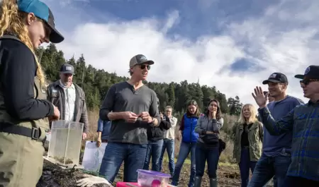 Lanza gobernador Newsom estrategia del salmn de California para un futuro ms c