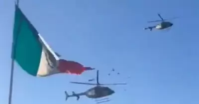 Helicóptero roza y rompe con sus hélices Bandera monumental en el Campo Militar