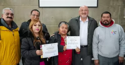 Secretario de seguridad toma protesta de 10 comits vecinales