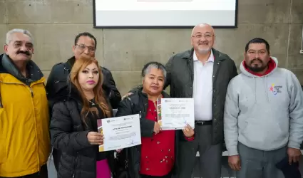 Secretario de seguridad toma protesta de 10 comits vecinales