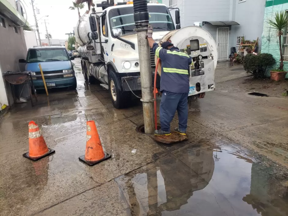 Limpieza de sistemas de drenaje sanitario de Tijuana y Playas de Rosarito